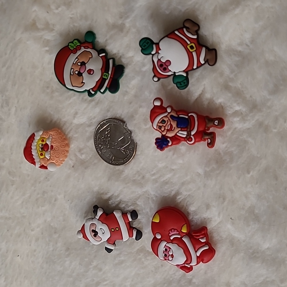 3/$15🚨JIBBITZ. Set of 6 Santa's